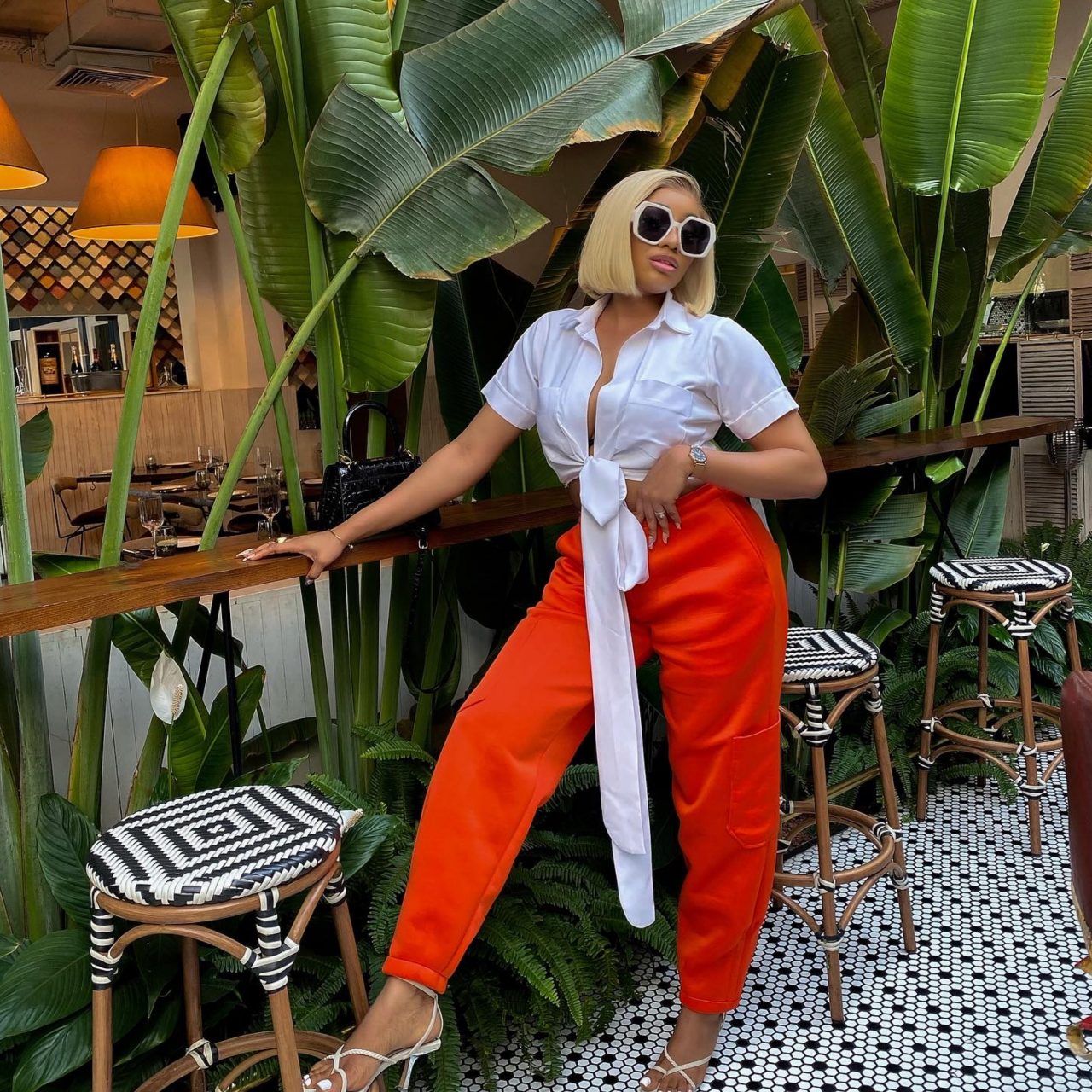 Vibe set by SAMAWOMAN